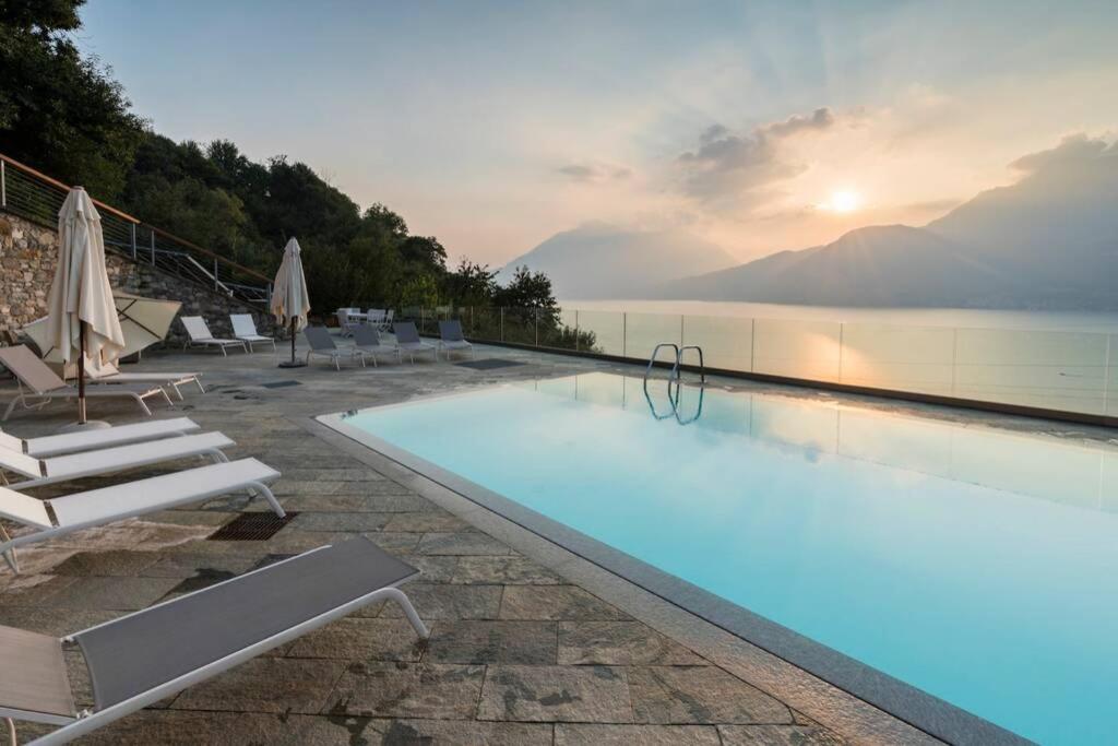 Magic Lake View With Beautiful Pool Area Bellano Exteriör bild
