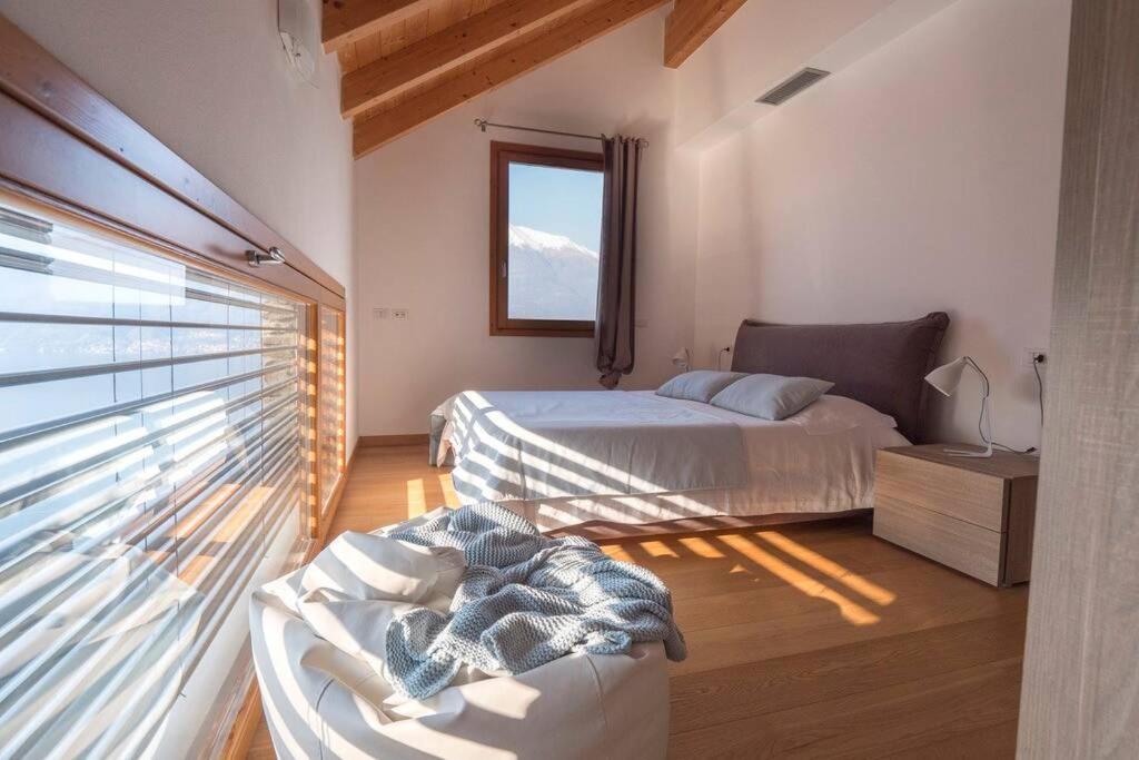 Magic Lake View With Beautiful Pool Area Bellano Exteriör bild