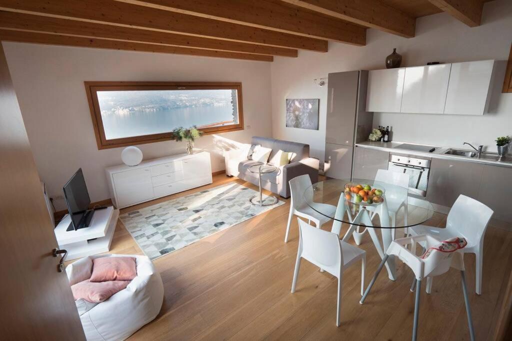Magic Lake View With Beautiful Pool Area Bellano Exteriör bild