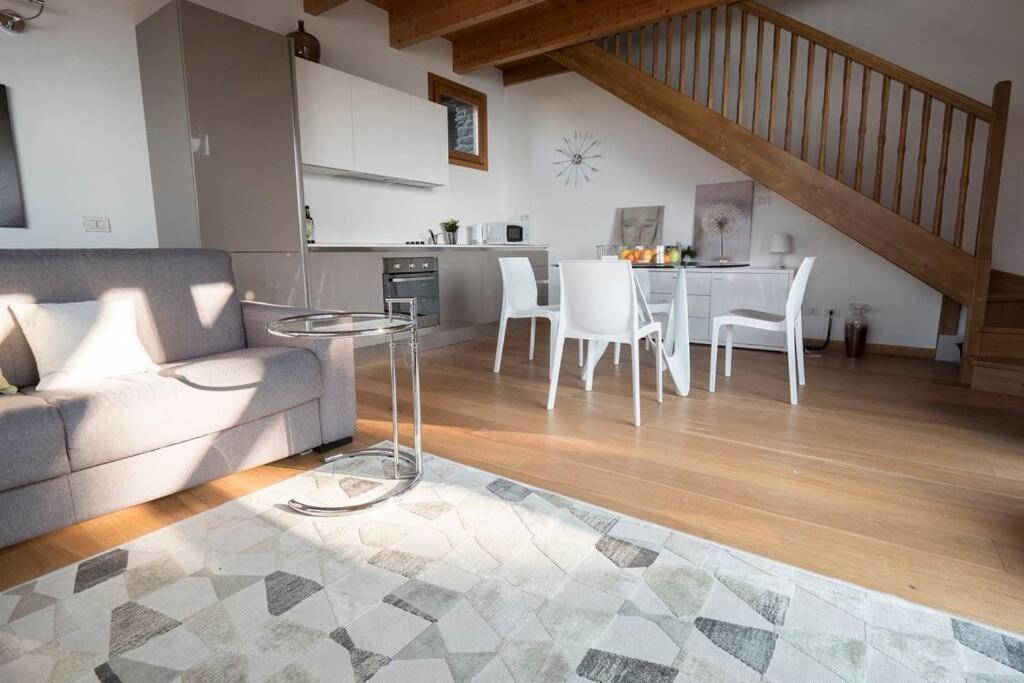 Magic Lake View With Beautiful Pool Area Bellano Exteriör bild
